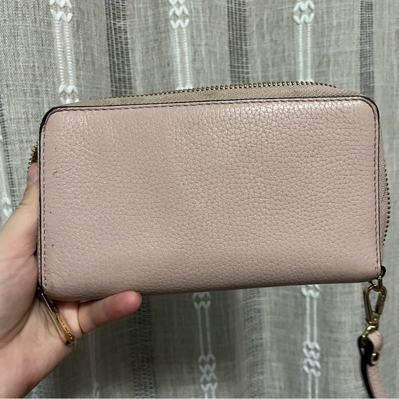 Michael Kors wallet - Picture 2 of 3